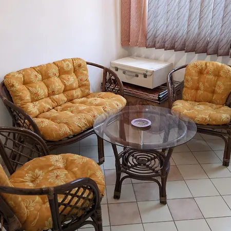 Trosoban Stan U Zenici Apartment *