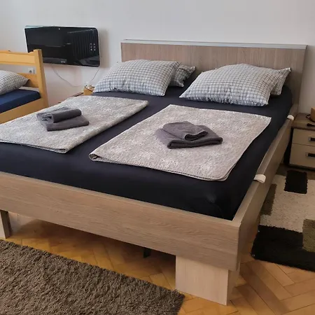 Trosoban Stan U Zenici Zenica
