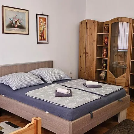 Trosoban Stan U Zenici * Zenica