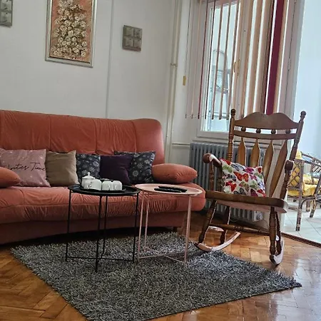 Trosoban Stan U Zenici *