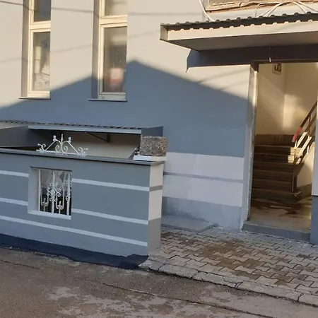 Trosoban Stan U Zenici Apartment *